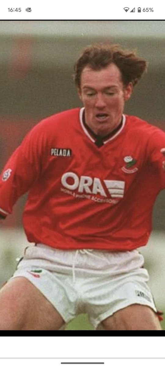 AndyGedney's tweet photo. @retrofootballnw @BarnsleyFC Brendan O'Connell. My favourite player as a young en https://t.co/VKAJVh3aSz