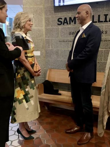 Abraham Verghese (@abe_verghese) on Twitter photo I was thrilled to see <a href="/FLOTUS/">First Lady Melania Trump</a> slip into the back of the audience at my reading hosted by <a href="/PoliticsProse/">Politics and Prose</a> at Sidwell Friends School! After the talk we got to chat briefly. She said she was 500 pages into COVENANT and had been reading on her flight back from Japan. (1/2) I was thrilled to see <a href="/FLOTUS/">First Lady Melania Trump</a> slip into the back of the audience at my reading hosted by <a href="/PoliticsProse/">Politics and Prose</a> at Sidwell Friends School! After the talk we got to chat briefly. She said she was 500 pages into COVENANT and had been reading on her flight back from Japan. (1/2)