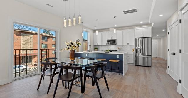 Open House Saturday 11-12:30

$799,000 - 52 West Emerson # 3, Melrose, MA, 02176 - Photos, Videos & More! #BostonRealEstate #Senne #LisaSheehan  ow.ly/UGHJ50Oysiw