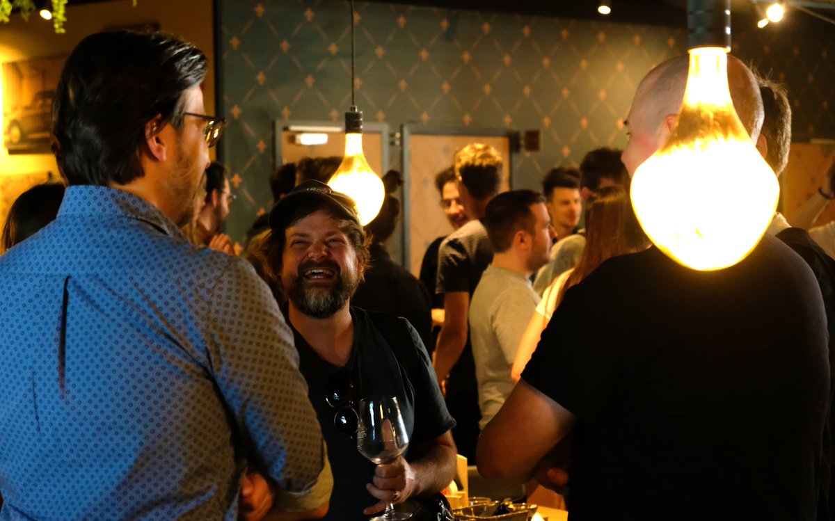 Here's to the first Limburg gamedev-only meetup with the LimburgGameGuild! May it be the first of many 💚

#LGG #Gamedev #Limburg #Networking