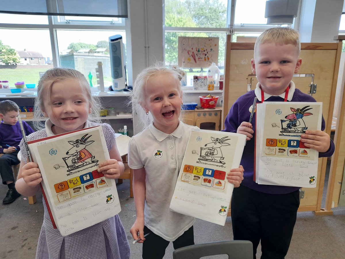 ⭐Superstar writer shout out ⭐

Every week our Primary 1s get more confident with their writing and this week was possibly our best yet. Some children have been working so hard and were keen to show <a href="/MrAWatson/">Andrew Watson</a> their finished work. 

Well done, P1!
<a href="/BeancrossPS/">Beancross Primary</a> #bpsliteracy