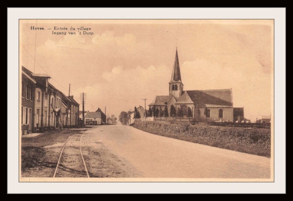 Aujourd'hui, c'est jour de fête... j'ouvre mes achats Delcampe.net !!! 🥰🥳

Un petit bond dans le temps jusqu'au début du XXème siècle, la Belle Époque ! ⌛

Voici une carte postale de Graty/Hoves, la ville où j'habite ! 😉