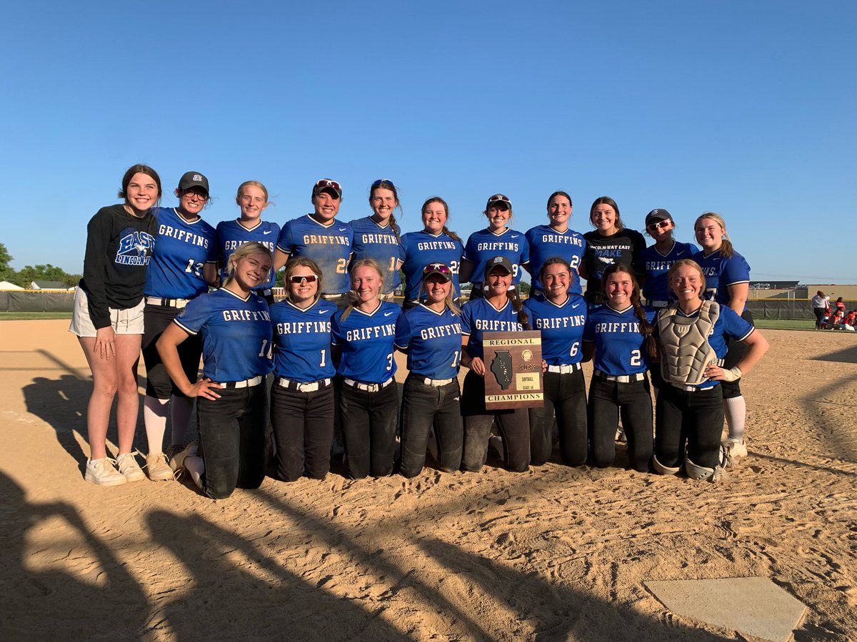 REGIONAL CHAMPS!!!! 23TEAM is killing it this season, lots of heart and dedication from this group of girls, and we are beyond proud of them💙🥎

Wednesday we play 
@ 4:30
📍Lockport
VS Lockport
Make sure to wear your BLUE on Wednesday to support your griffins👕🧢👖