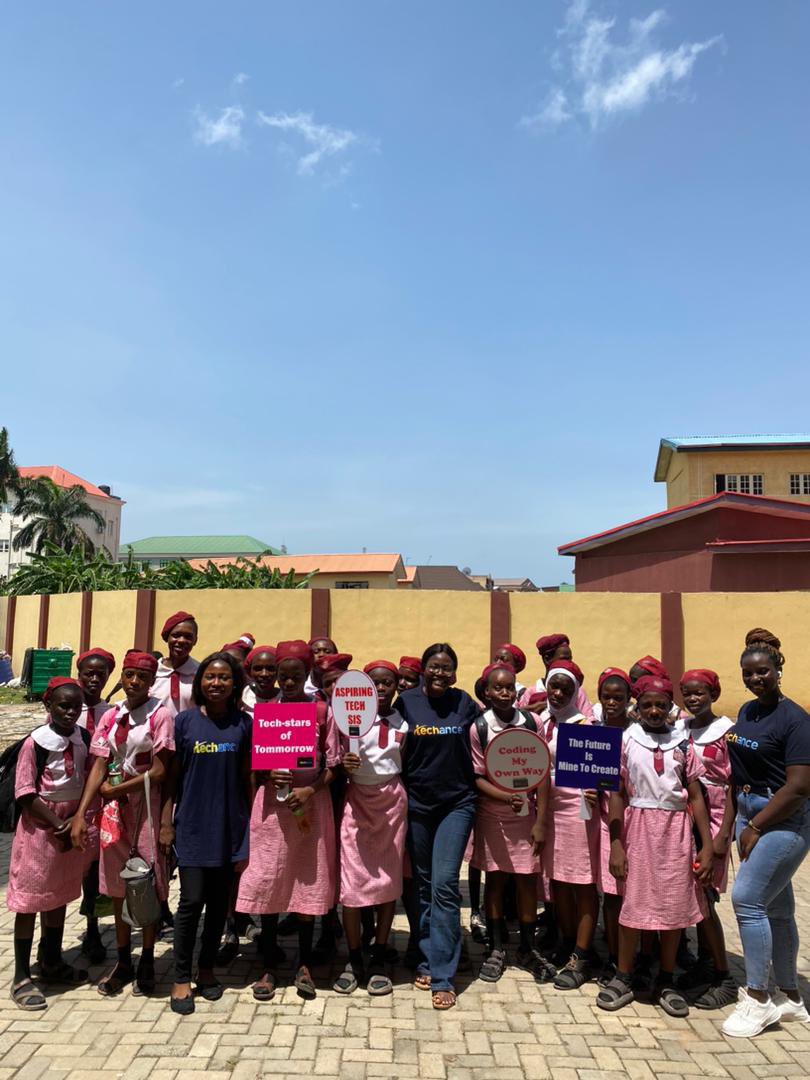 f_techance's tweet image. Bringing Smiles to the Future Innovators! Happy Children&apos;s Day from TECHANCE 🎉🌟

#TechStarsOfTomorrow #HappyChildrensDay #Innovation4Kids #FunTechAdventures #FutureFounders