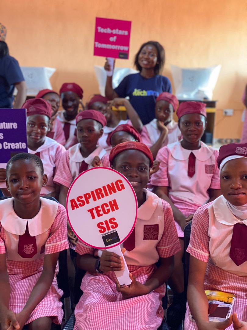 f_techance's tweet image. Bringing Smiles to the Future Innovators! Happy Children&apos;s Day from TECHANCE 🎉🌟

#TechStarsOfTomorrow #HappyChildrensDay #Innovation4Kids #FunTechAdventures #FutureFounders