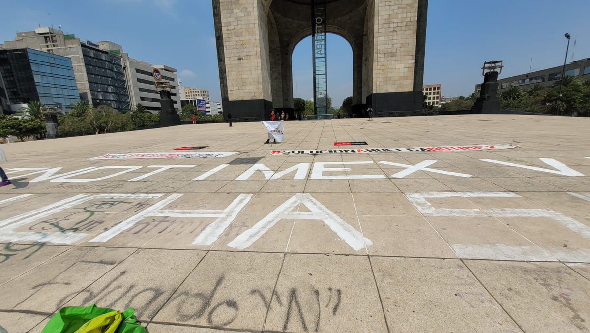 Día 1192 de Huelga en <a href="/Notimex/">Notimex</a>

#SabiasQue Esta semana realizamos una pinta en el #MonumentoALaRevolucion, en conmemoración de los 39 meses de huelga en <a href="/Notimex/">Notimex</a>, en el marco del anuncio de su cierre x parte del <a href="/GobiernoMX/">Gobierno de México</a> y el gasto ilegal del presupuesto que hace la Dirección.
