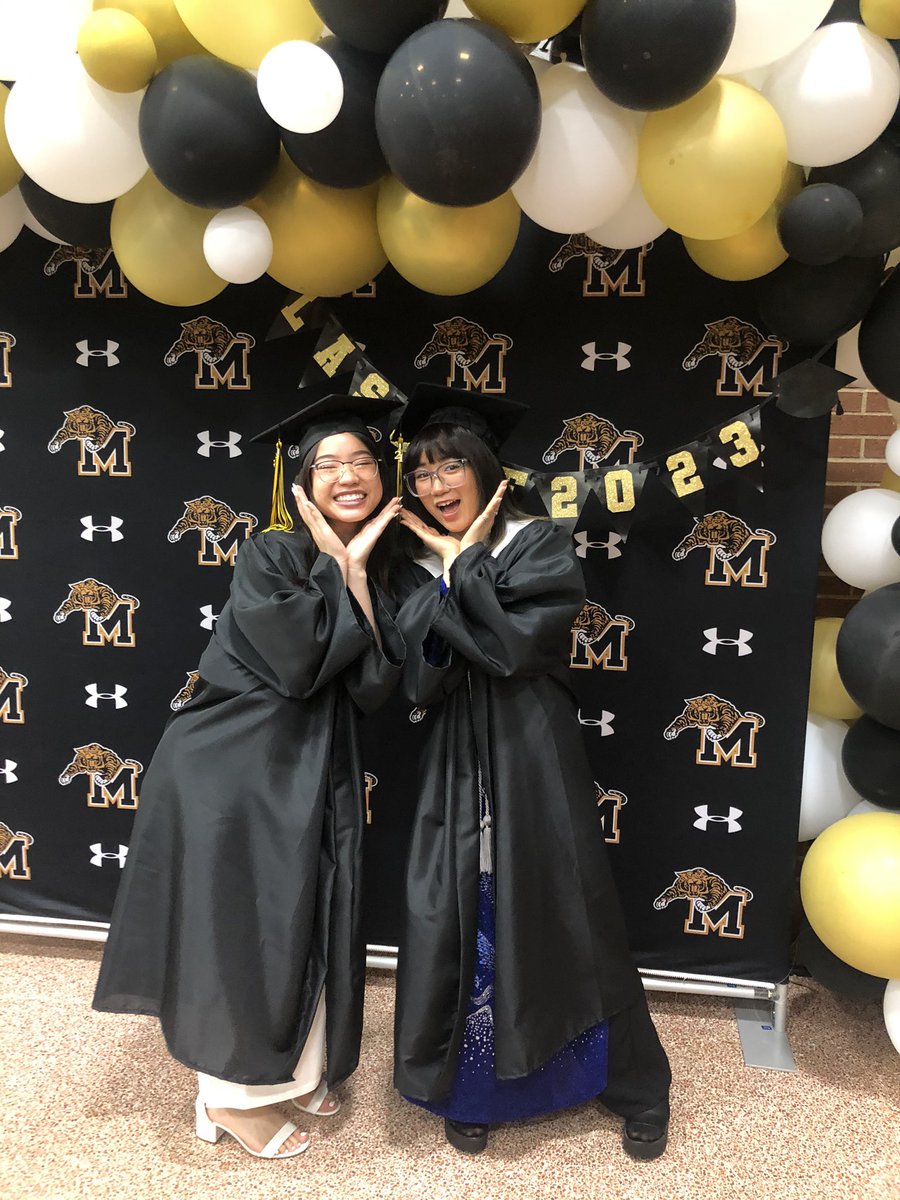 KnightMHS's tweet photo. Ready for graduation!! #MISDGrad2023 #MHS2023 @MISDCenter https://t.co/qbRaHZ5X5x