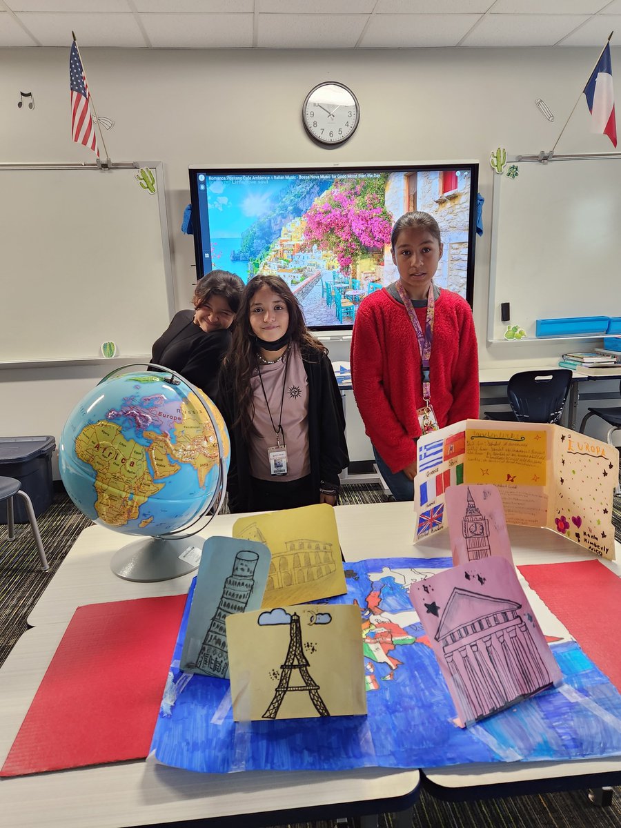MrArias4's tweet photo. My 5th graders presenting their final projects! 🌎🌍🌏 https://t.co/Q21QBQRwtV