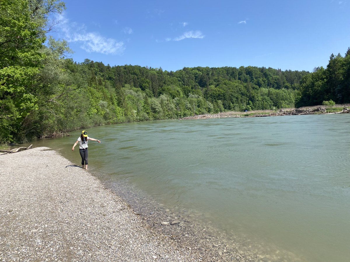 saminmuc's tweet photo. Isarwandern mit den Nichten 🥾☀️🌳 #MucToDo https://t.co/MWf2NDUeOl