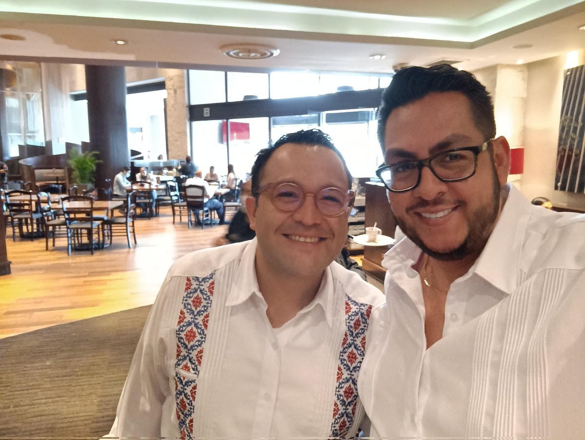 CesarGuti18's tweet photo. Los 300 coordinadores distritales y estatales de @dialogospromx del país nos reunimos en la CDMX.
Coincidimos que el trabajo y la organización son la base de la transformación, México ya decidió! Marcelo Ebrard es la mejor opción .
#ConMarceloSí https://t.co/7uv3uQazHG
