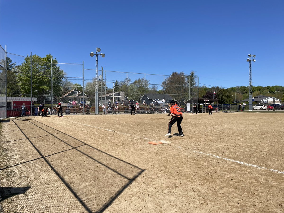 GBayGiants's tweet photo. #ISCWiarton2023 

Georgian Bay Giants🦶- 5
Hamilton Pirates 🏴‍☠️ - 0

Dakota McComb - 7K’s 🦶
Aaron McCaw - HR (1), 1B, 3 RBI 🦶
Hayden Hellyer - 2 RBI 🦶

12:00PM Game- 
Toronto Batmen 🦇
Waterdown Hammer 🔨 https://t.co/6ZJ6UpNs9c