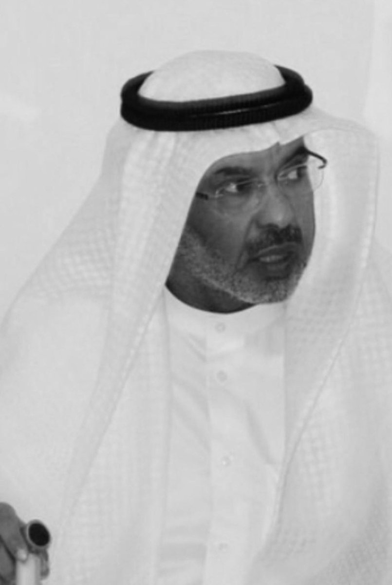 دمعتي ما والله تعرّض على السوامه
ماني لغير الفراق السرمدي راهنها 

حفرةٍ في مقبرة الأموات فيها قامه 
أشعر بغلطه بحق الطيب يوم ادفنها

وأنا قبل أحب راسه كنت أحب اقدامه
وأخفض جْناحي وكلماتي معاه اوزنها

بصمة شماغه وبصمة نبرته وإبهامه
ترثةٍ بين العرب مالي مصدٍ عنها