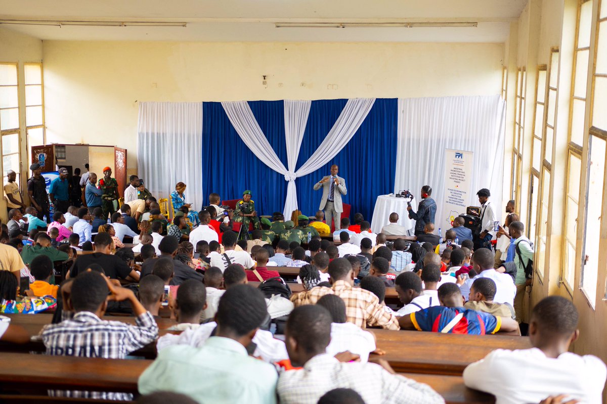 Revivez en images, les temps forts et particuliers de la conférence organisée hier 1/7 par la coord <a href="/Unikinrdc/">Université de Kinshasa-UNIKIN</a>  et la Délégation de la Fac des Sciences et technologies #UNIKIN &amp;
Nous tenons à dire grand merci,à tout(e)s les étudiant(e)s &amp; partenaires.<a href="/WMukambila/">William Mukambila</a>
<a href="/NadinePulumba/">Nadine pulumba(Mamanlikita)</a>