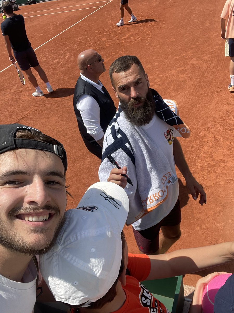 Après plus de deux ans à dire à chaque apéros santé Marion, j’ai enfin rencontré le goat du tennis. 
Un jour on prendra un petit cocktail. 
Vamossss !!!
<a href="/benoitpaire/">paire benoit</a> 
#RolandGarros2023