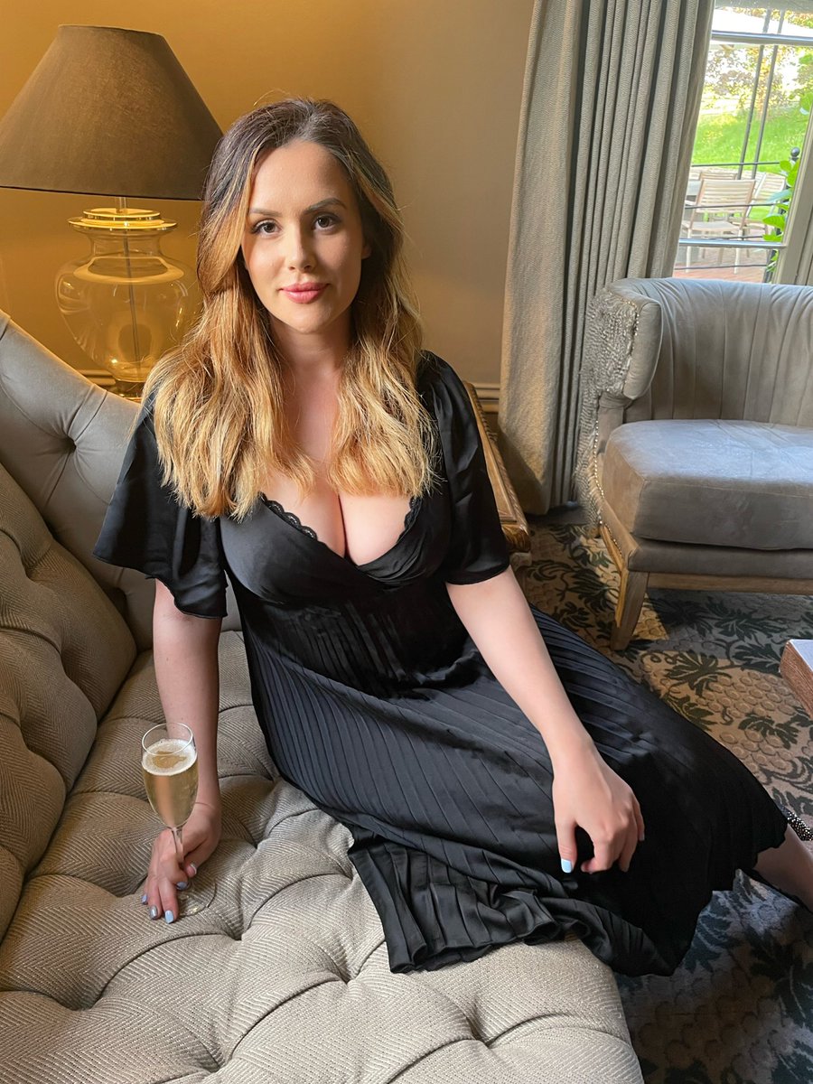 🌹 Charlie Rose 🌹 on Twitter: "Would you take me on a date? 🥰"