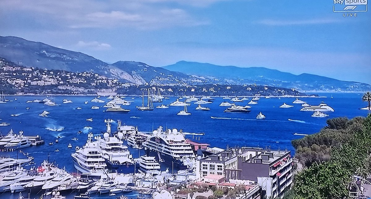 @F1 Blue sky, blue sea. F1.
@VisitMonaco