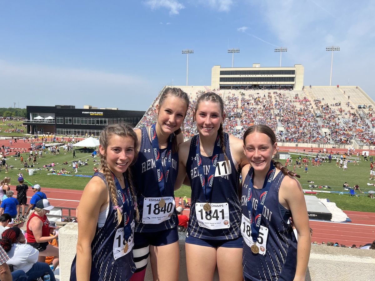 Congrats to the 4x800M Relay team of Emily O’Brien, Ava Klaassen, Chelsea Willour and Kaleigh O’Brien on finishing 3rd at State and breaking the school record with a time of 10:09.41.