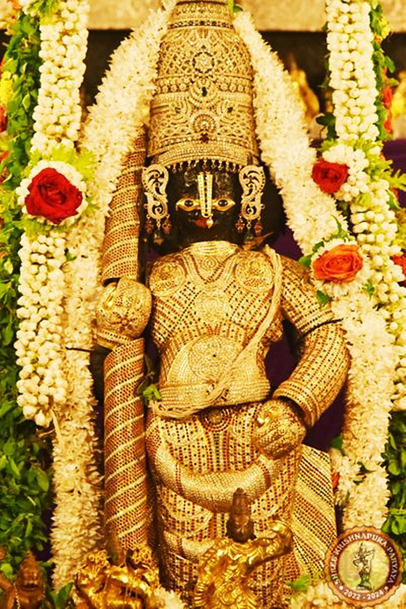 SriKrishnaUdupi's tweet photo. KRISHNAPURA PARYAYA 27 May 2023 
ವಜ್ರ ಕವಚ ಅಲಂಕಾರ.
Vajra Kavacha Alankara.
Alankara &amp; Maha Pooja By Shri VidyaSagara Theertha Swamiji, Sri Krishnapura Matha(PAR YAYA MATHA).
Follow us @ https://t.co/tz0XLx5UMN
For Online Seva:
https://t.co/x1wq6LjoGp https://t.co/Q46s5Ld9Yh