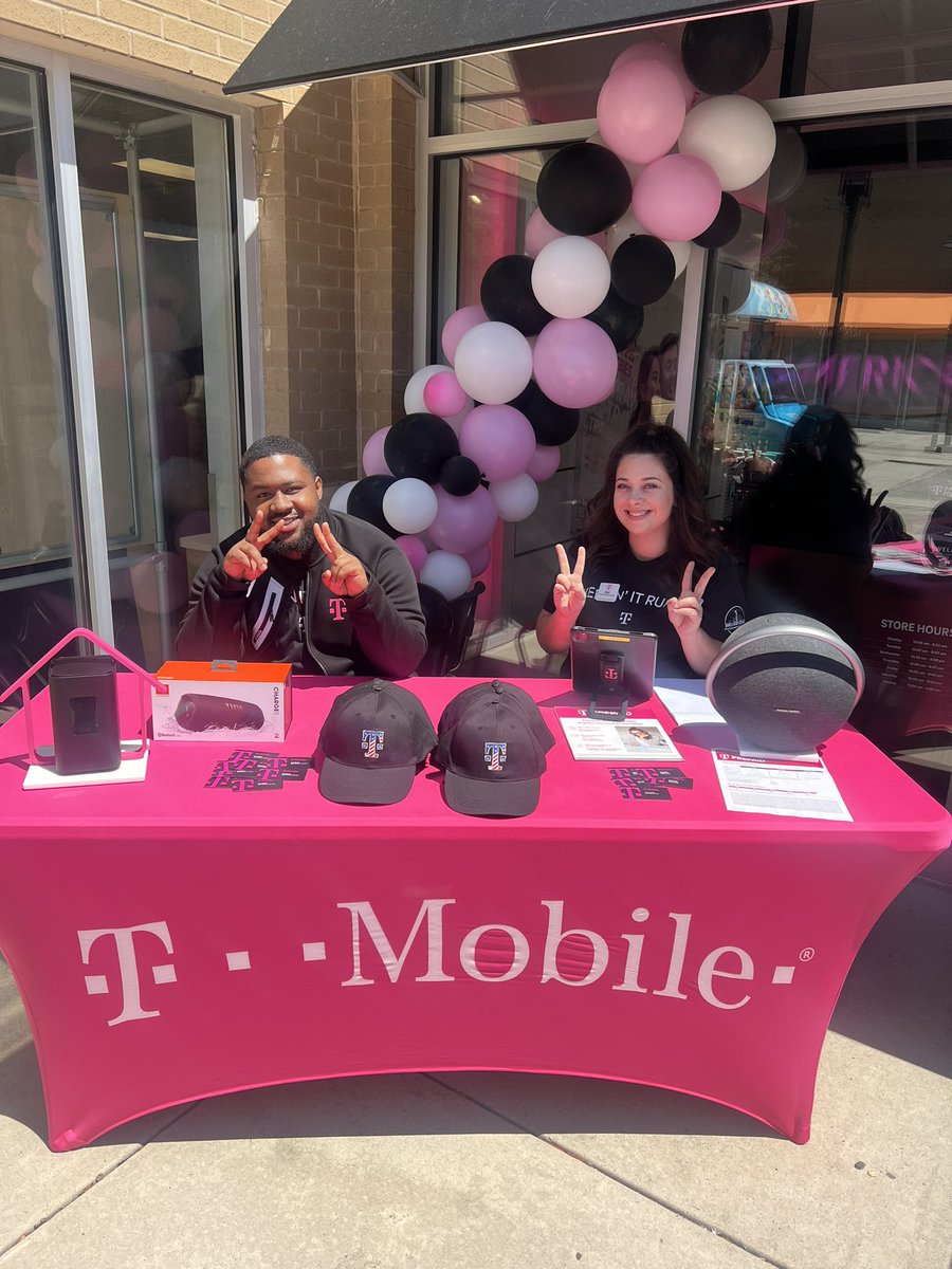 Table day at Valdosta Mall! Come see my team and I for the MAGENTA GLOVE experience! <a href="/TMobile/">T-Mobile</a>