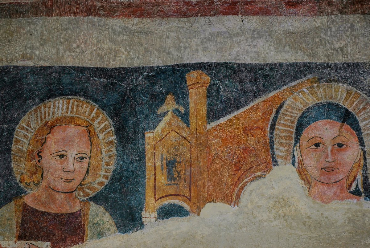 Two saints before arched facade of Gothic church. Remnant of fresco, painted early 1500s, in Chiesa di Santa Maria Maggiore, Sirmione, Lombardy, Italy. The church, consecrated 1512, also known as Santa Maria della Neve: alamy.com/portfolio/tere…
#LateGothic #ItalianArt