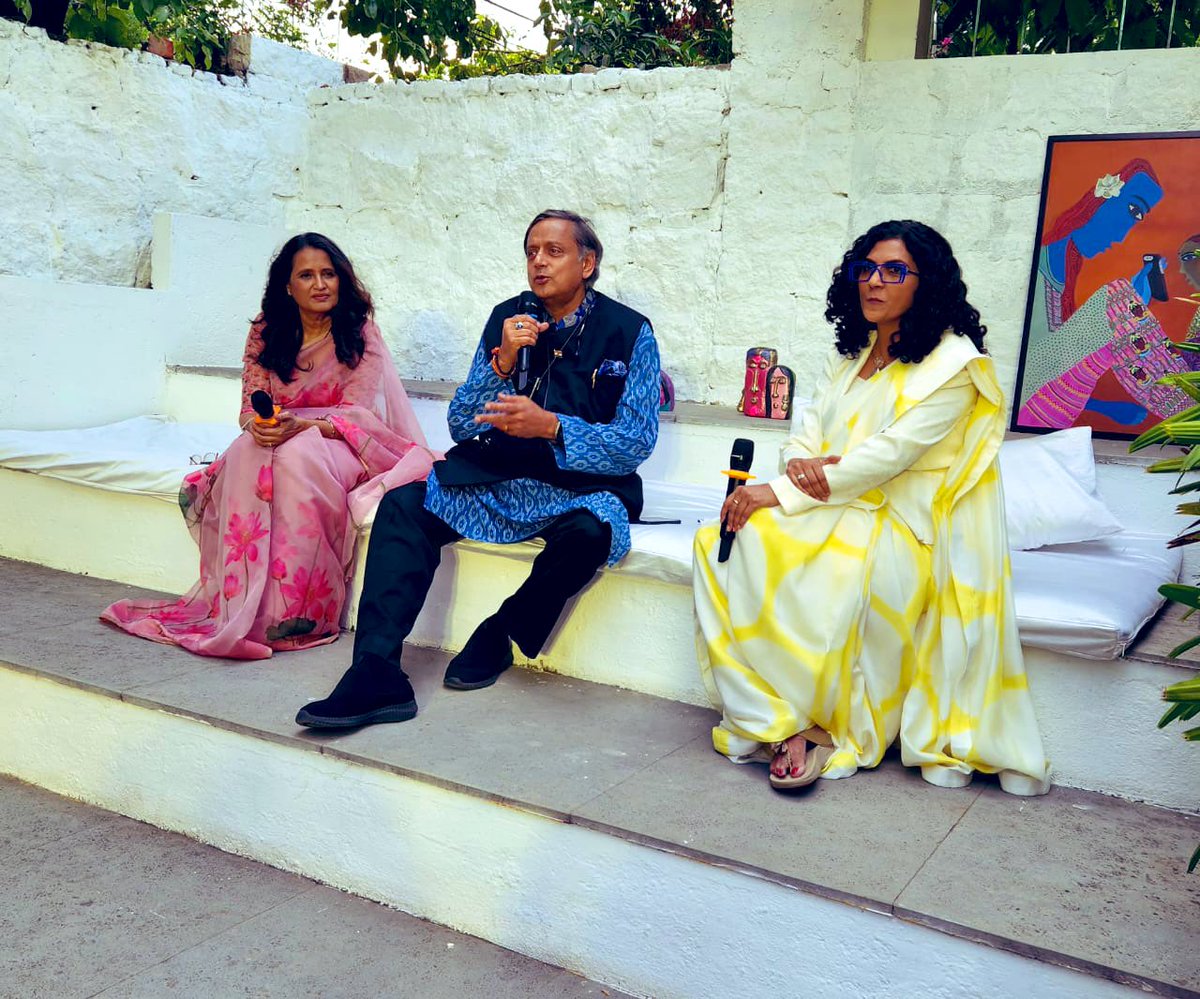 ShashiTharoor's tweet photo. Inaugurated an exhibition of ceramic paintings by artist @deepanath40 before leaving Hyderabad. Joined her &amp; Kadari Art Gallery’s Supraja in a stimulating discussion on the meaning of art, my own creative life, &amp; the need to support artists in these challenging times. https://t.co/tWadoepfhM