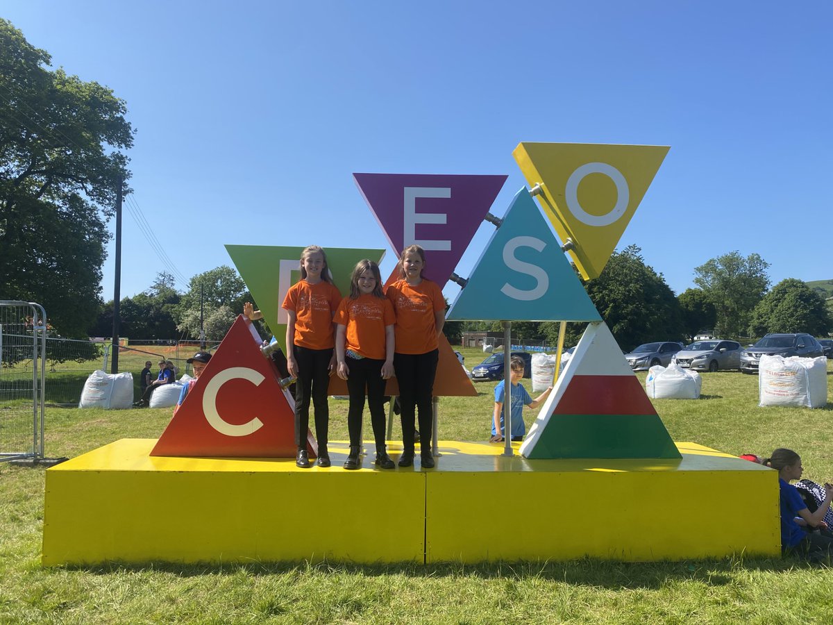 ysgllanllwni's tweet photo. Merched Ysgol Llanllwni yn barod i berfformio yfory ar Faes yr Eisteddfod! #gwiberemlyn #côrsirgâr #ymacacwllanllwni #eisteddfodsirgar #chwiliorchwedlau @EisteddfodUrdd @eisteddfodsirgar https://t.co/DOSQuX8bOs