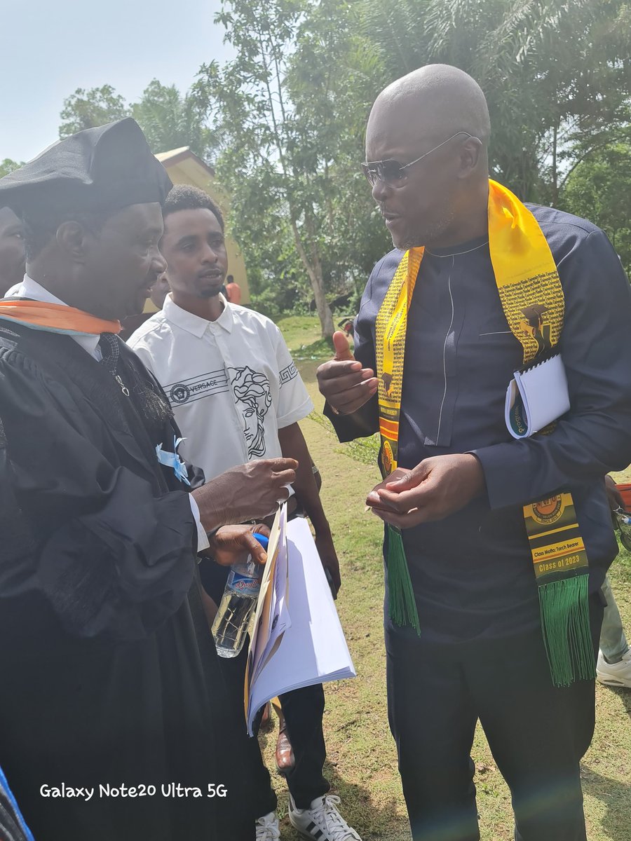 Tonyakumu's tweet photo. @UnhcrLiberia just graced the 7th Graduation Ceremony of the Nimba University. 5 ex refugees sponsored by the German Govt's DAFI program graduated.

1 Refugee lady beneficiary of UNHCRs livelihoods funds also graduated &amp; was valedictorian. Thanks DAFI. Bravo Humanitarianism.! https://t.co/AmWS1H1NjE