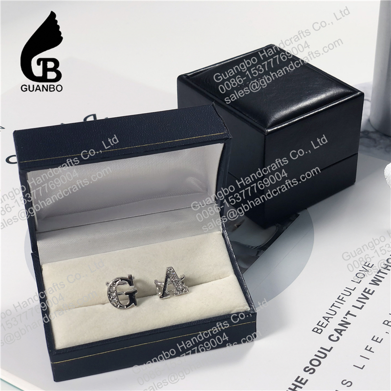 GuangboHandcraf's tweet photo. Each box is personalized with the name of your loved
👉https://t.co/JSRKHAqNcJ
#jewelryboxmanufacturer #jewelryboxpackaging #jewelryboxwholesale #gbpacking #gbpackaging #gbpackages #jewelrypackaging #packagingdesign #packagingideas #jewellery #handcraftedjewelry #jewelrycase https://t.co/yDUJBJ7NZ5