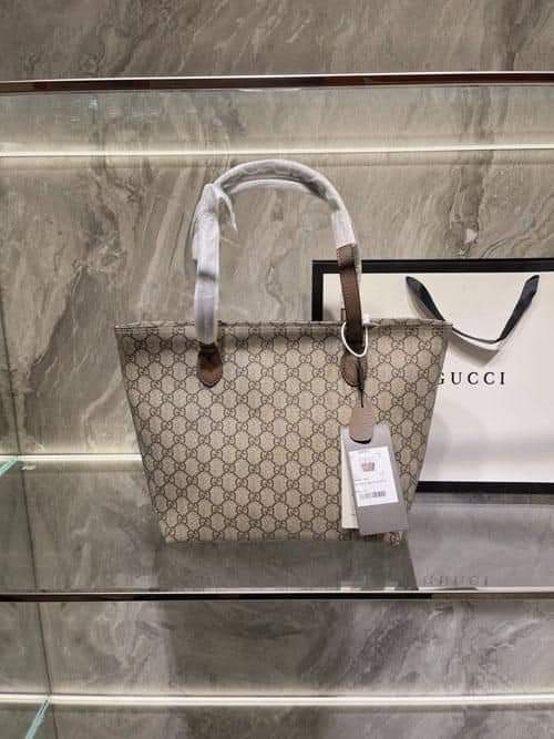 JacobWa97847478's tweet photo. @marrzho @Linhly_ Can I be your sugar daddy https://t.co/AaPxBYLyTI