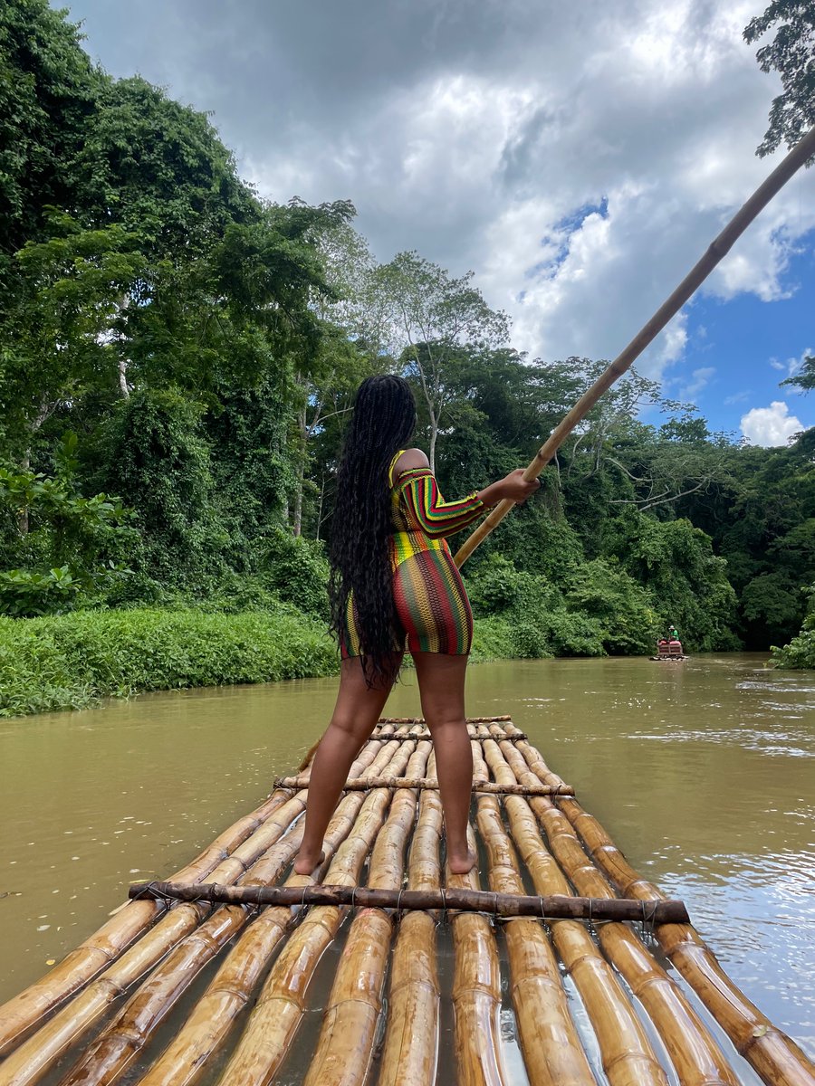 charnaaa_'s tweet photo. Bad gyal 🇯🇲✨ https://t.co/MGTzZ3h0BJ
