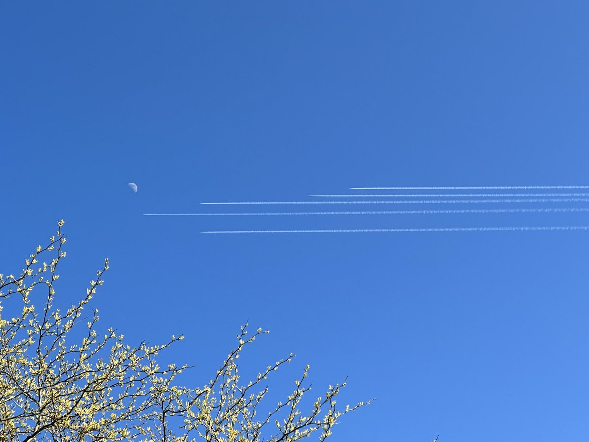 Any ideas ??? Planes in formation