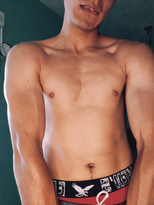 &iquest;Est&aacute;s triste? Deja que papi te de unos abrazos que te gustan tanto https://t.co/8VuKQEnIIC<a href="/tag/calorextremo"class="tags"><span>#calorextremo</span></a>