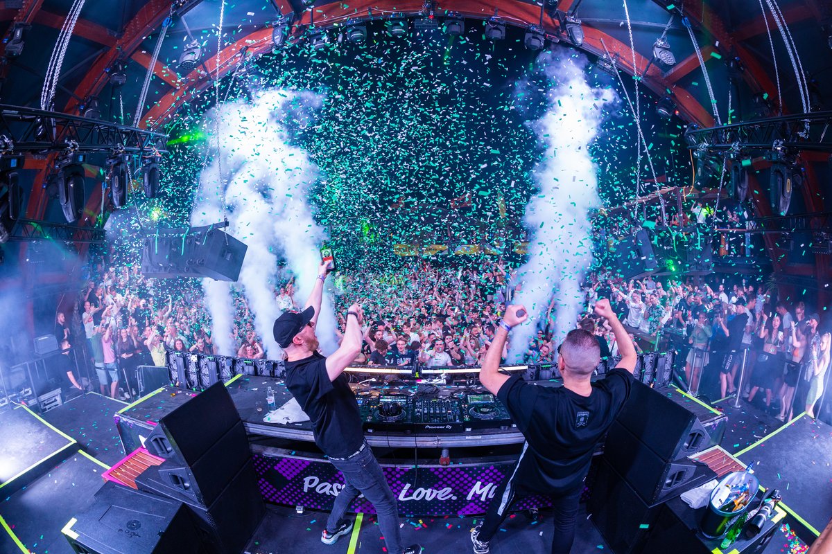 DaTweekaz's tweet image. Packed show at Spring Break Island Croatia!! 🇭🇷🤩

📷 @rossumedia