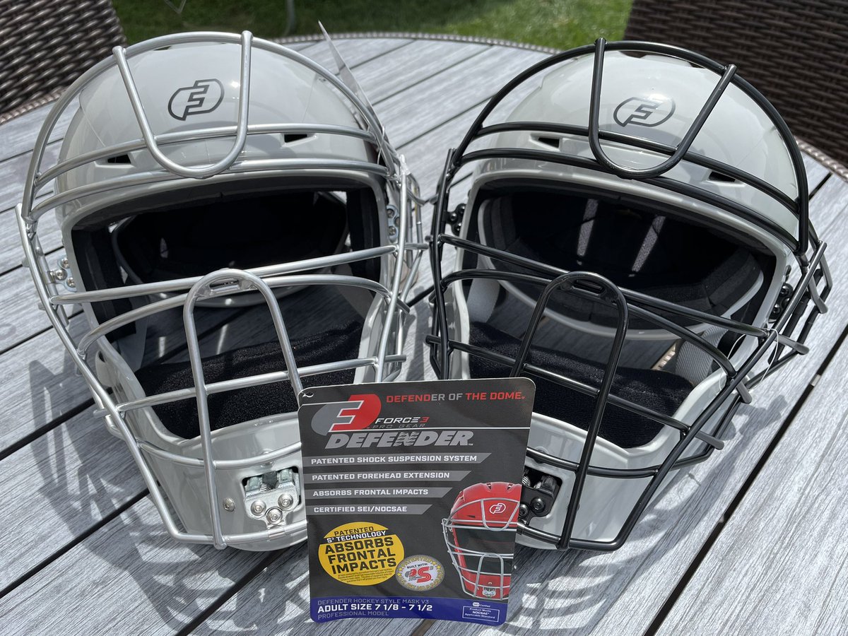 ZerkleSports's tweet image. 2 of the most popular color combinations I get requests for and I currently have one of each in both youth and adult sizes.  @Force3ProGear 
#patentedPROTECTION
#the1withsprings
#force3partner in OH.