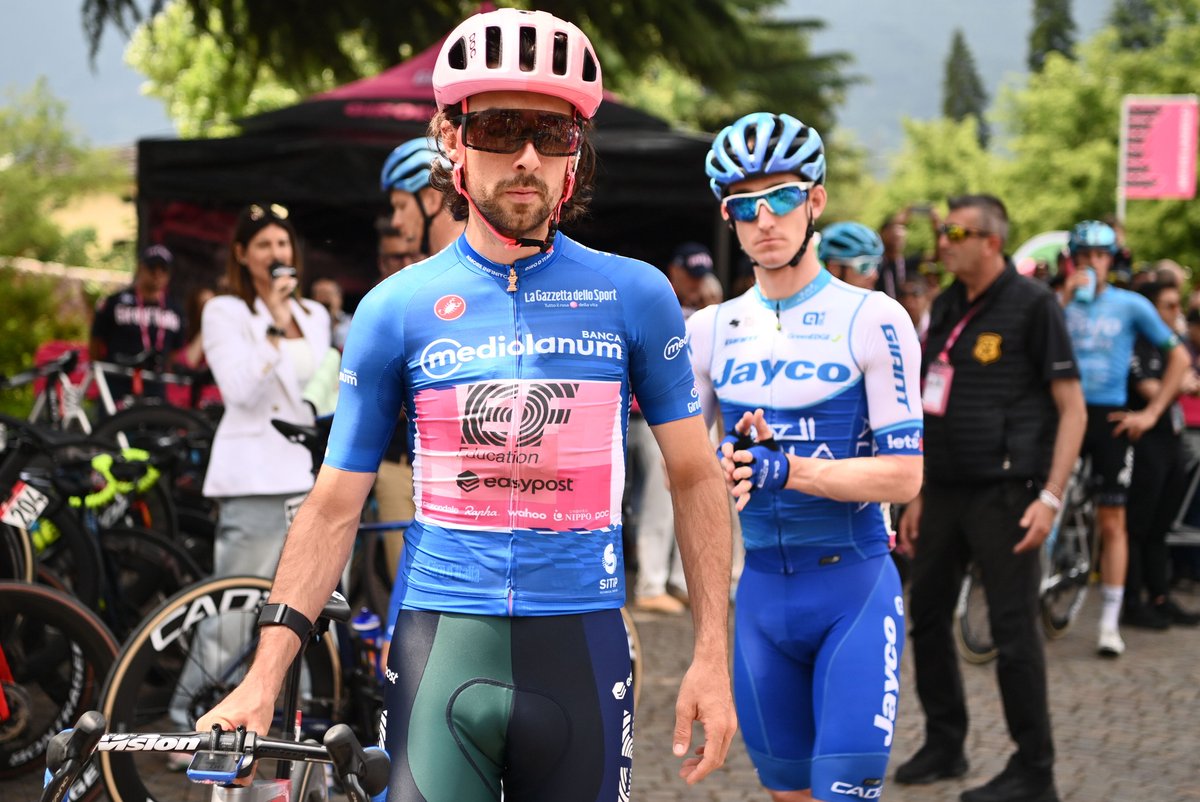Two absolute legends - Eddie Dunbar and Ben Healy take a bow  🇮🇪💥

All Irish cycling fans ever want to see is our riders getting into the action and having a go

On this #Giro we got that, and so much more.

A stage win and 7th overall - and such impressive riding along the way