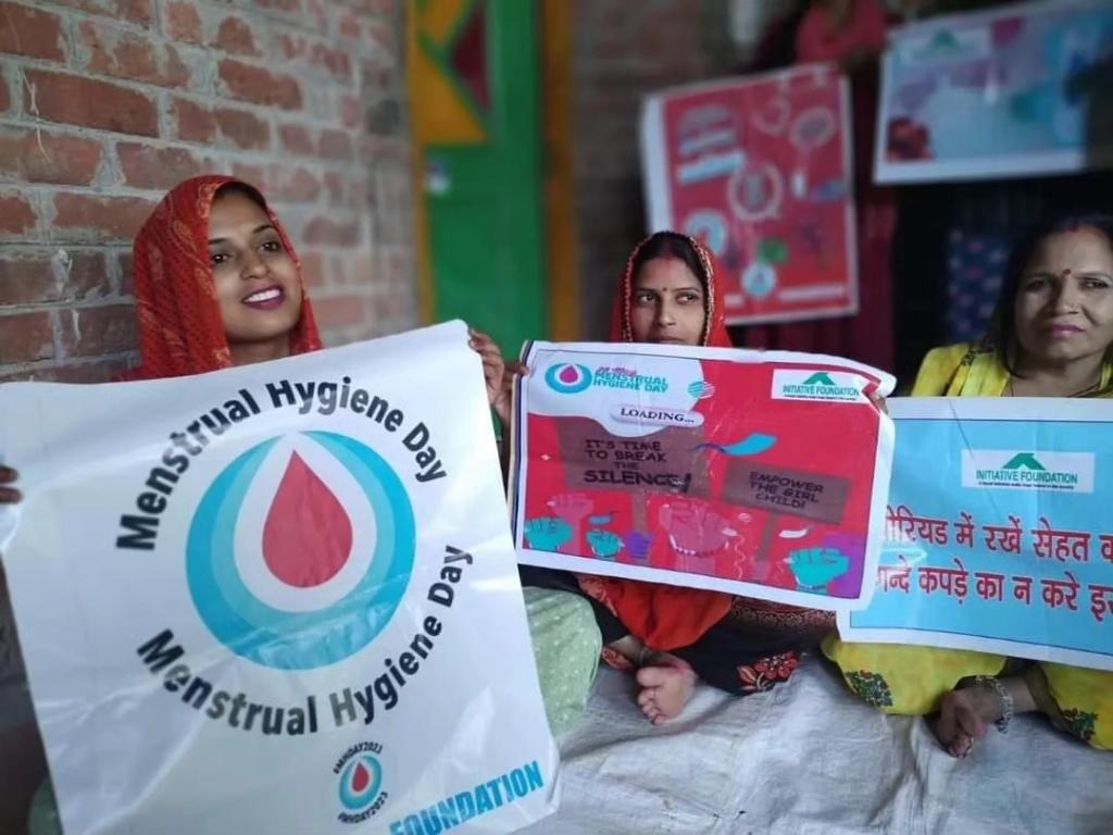 InitiativeOrg_'s tweet photo. @InitiativeOrg_ से जुड़े वालेंटियर एवं सदस्यों ने अपने क्षेत्र की महिलाओं, लड़कियों के साथ जागरुकता कार्यक्रम किये और सैनेटरी पैड का वितरण कर माहवारी से जुड़ी सभी भ्रांतियों के बारे में जानकारी दिया। 
#MHDay2023 #myday 
 #PeriodEducationForAll #endperiodpoverty #endperiodstigma https://t.co/XD9xwDTgVt