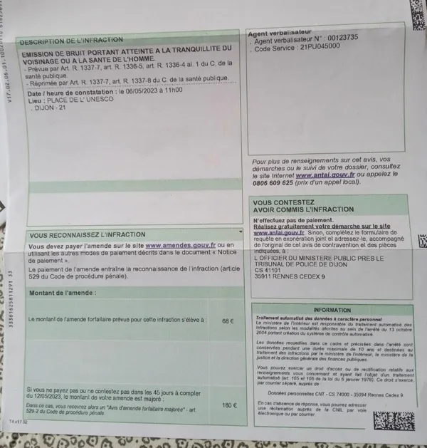 🇫🇷👮‍♂️FLASH - Des amendes de 68 euros sont infligées à des manifestants qui ont participé à des concerts de casseroles à #Dijon. Ces amendes sont basées sur des images provenant de vidéosurveillance et sont justifiées par 'l'émission de bruit nuisant à la tranquillité du voisinage…