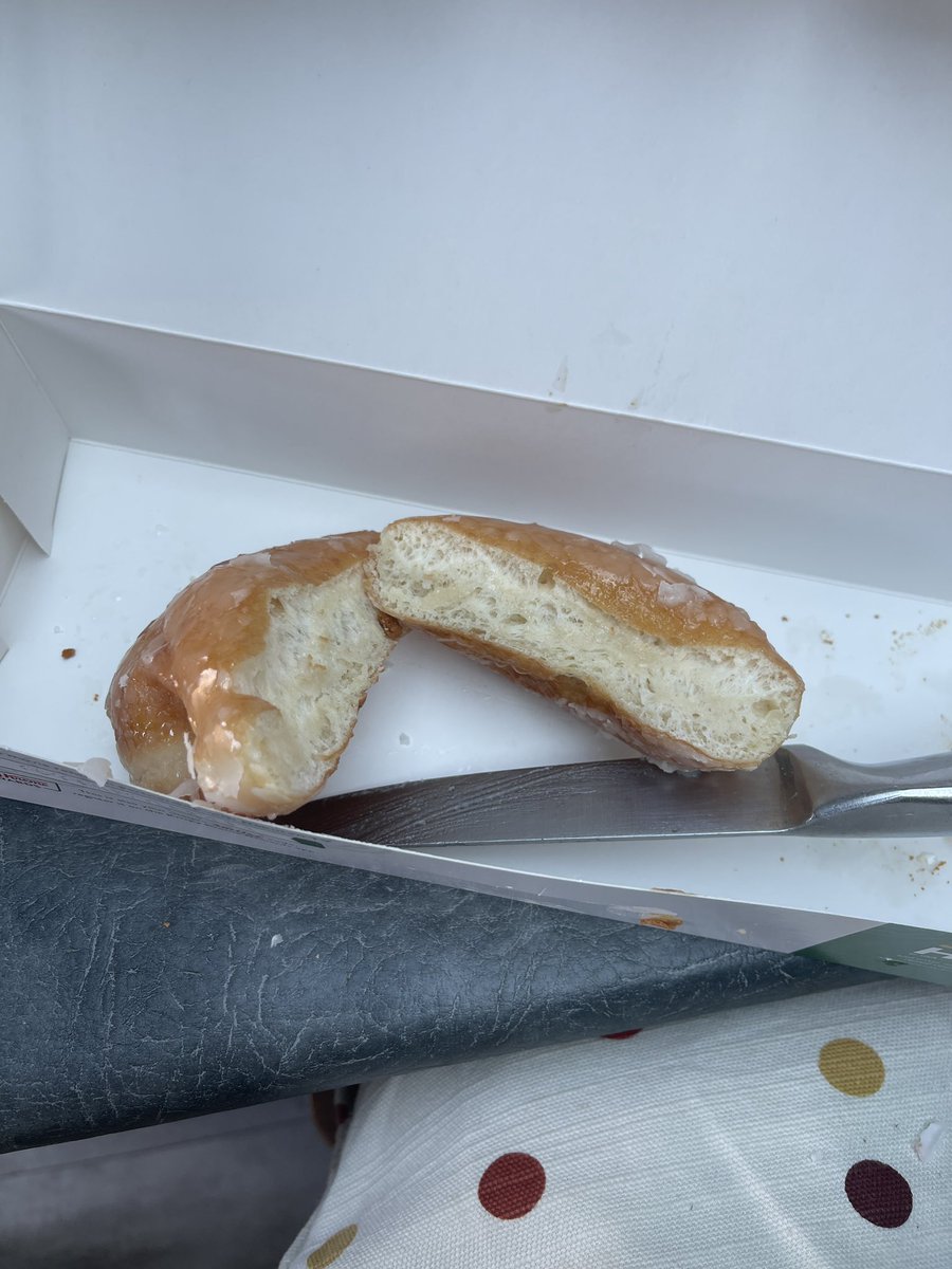 Gorgeouscolour's tweet image. Was looking forward to eating my jam doughnut @krispykremeUK …shame u didn’t put the jam in ..what a joke ..wont be buying these ever again!!