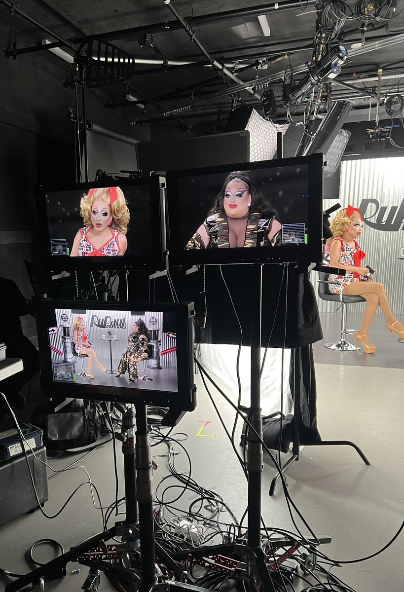 I actually had to endure all this chaos and the insults in person 😂😂😂 @TheBiancaDelRio  @MistressIBrooks  they also talked so much shit! I took a nap while they recorded. Love them! 😘 #BTS #thepitstop #rupaulsdragrace #allstars8