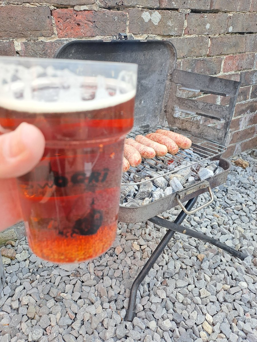 BluegrassHippie's tweet image. Enough of staring at a computer screen, time for a beer to accompany some gin and juniper berry sausages from our local Tangiers Road Butcher. There's some chilli burgers to go with them too and of course, a little salad for balance. 😁
#OGRI