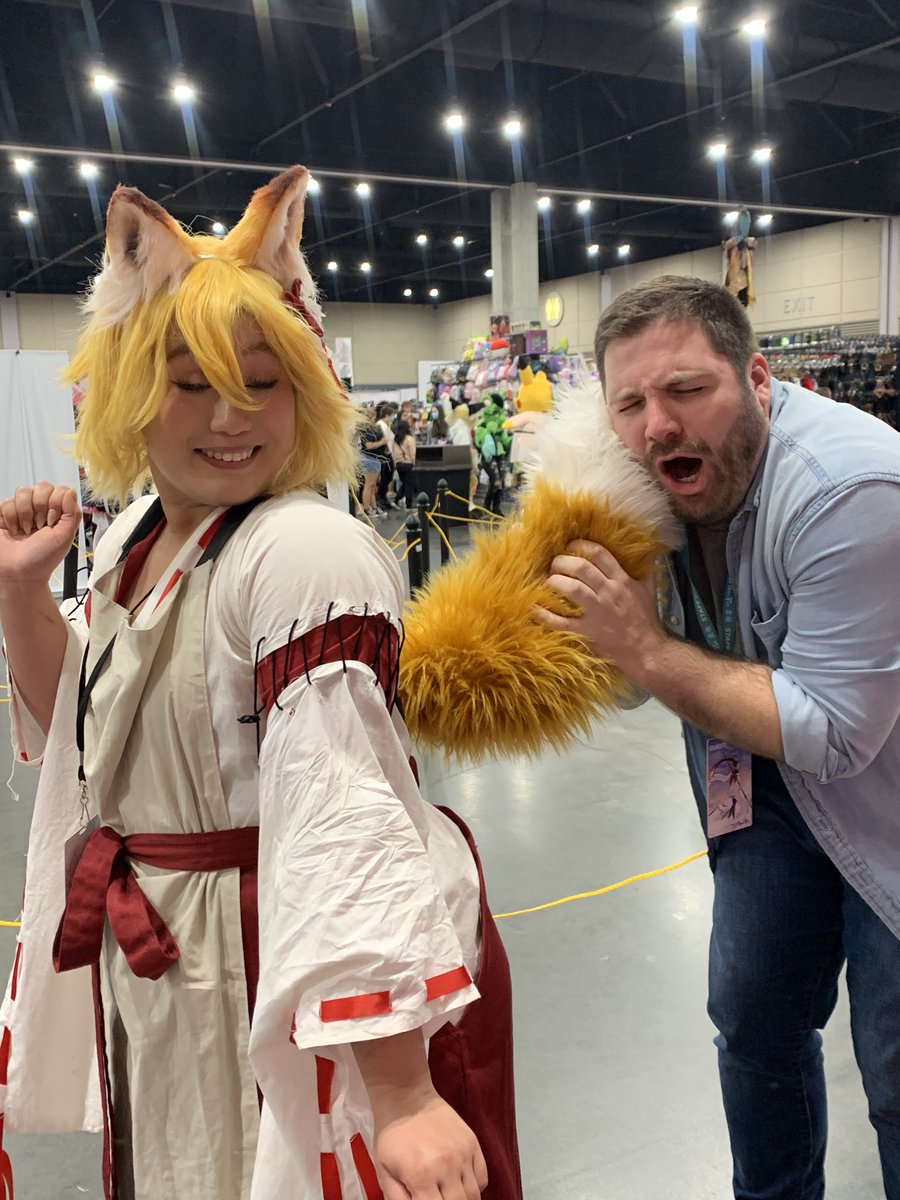 KrisComics's tweet photo. Senko hijinks at @NakaKon! https://t.co/bKujJdKG76