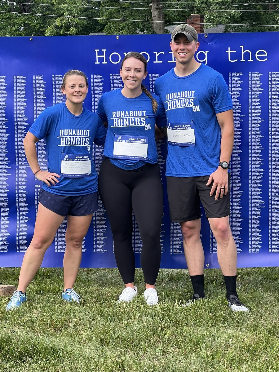 roanokepolice's tweet photo. Members of Team RPD had a great time at the RunAbout Honors 5K this morning in Bedford.
We commend the athletes who ran today to honor fallen service men and women.
Thank you for doing your part to make sure that their sacrifice will never be forgotten.
#RPDpride https://t.co/dF5I5DlLZ2
