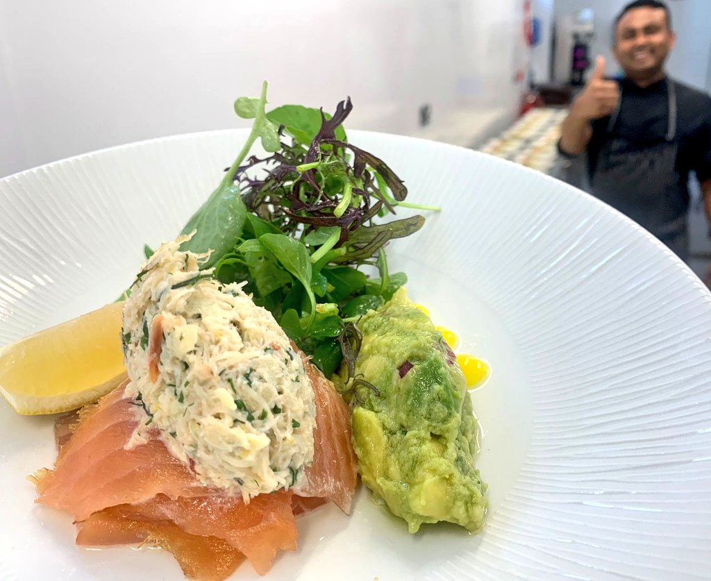 For weddings we keep it simple and tasty,  all clean flavours in this refreshing little number ,
Spillanes Smoked salmon, Castletownbere and Crab, citrus guacamole,organic leaves , slice of soda on the side job done