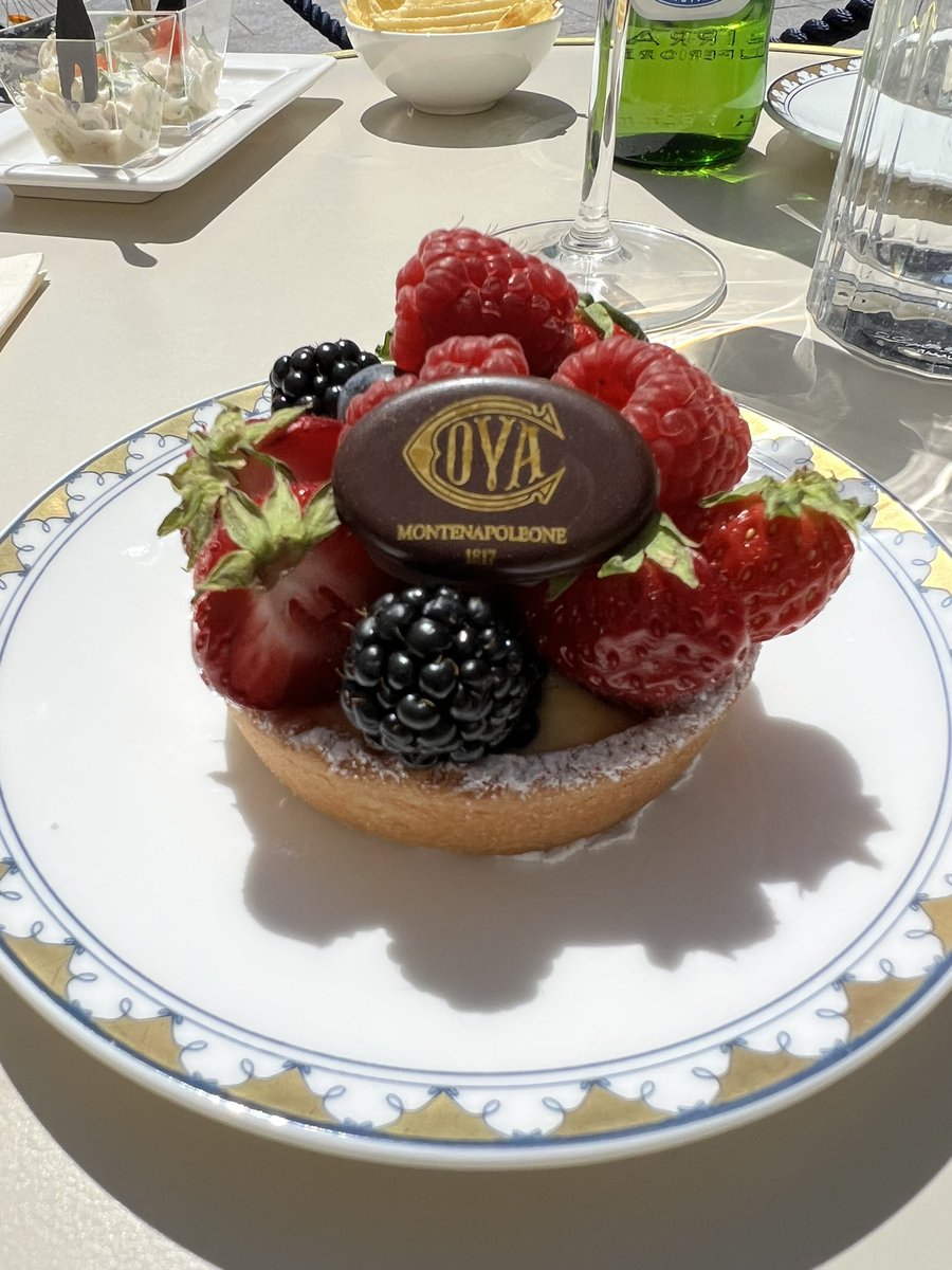 tasha_lyall's tweet photo. Paris you were amazing!
#dreamy #anniversary #paris #love #bestsuprise https://t.co/b9Nuq1xZ4N
