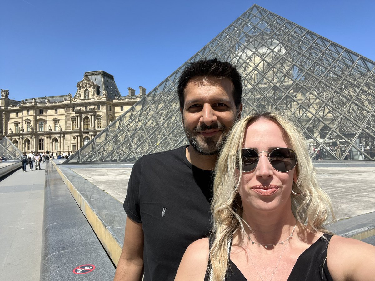 tasha_lyall's tweet photo. Paris you were amazing!
#dreamy #anniversary #paris #love #bestsuprise https://t.co/b9Nuq1xZ4N