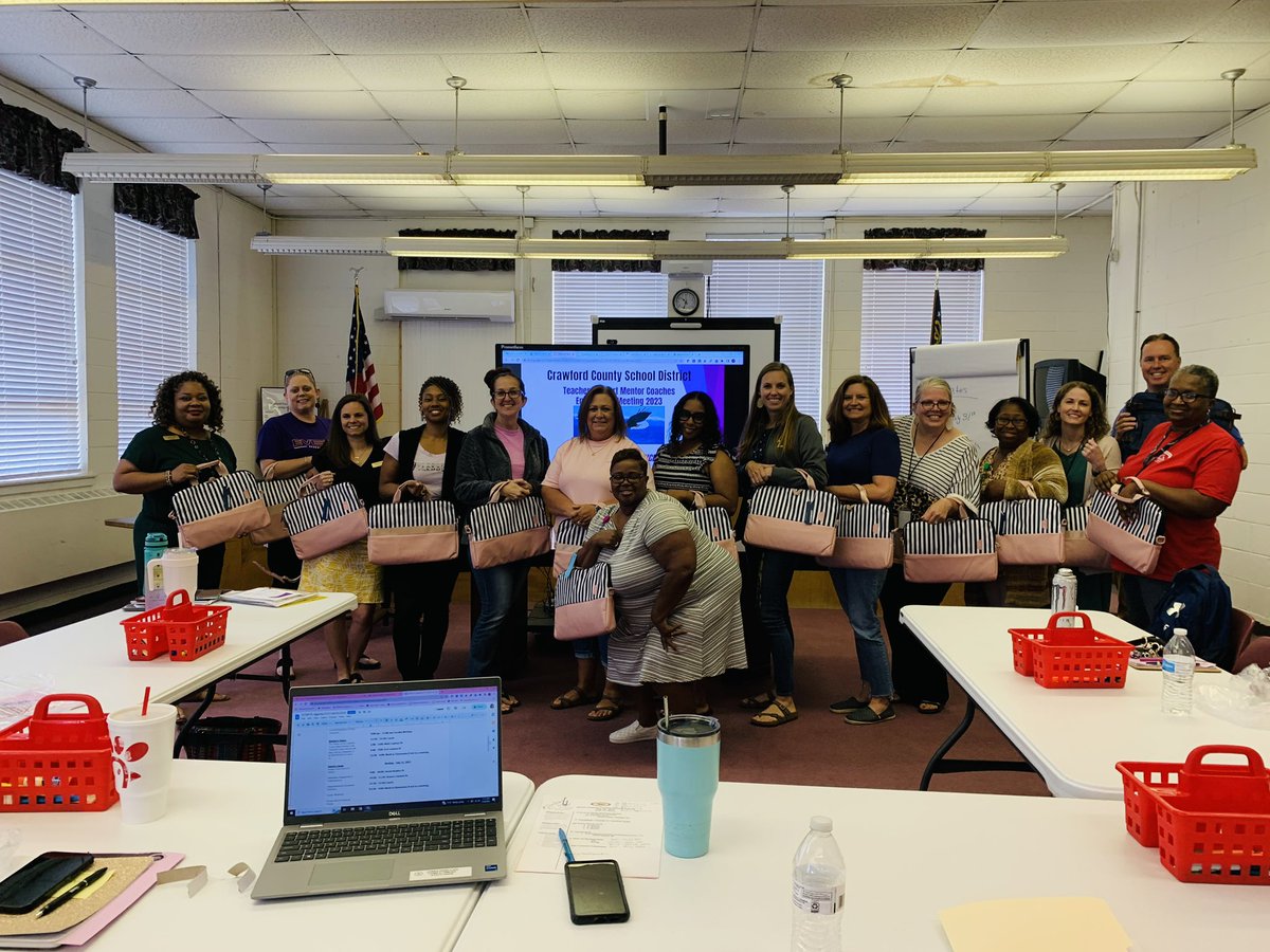 Our Mentor Coaches PLC ended the school year “in style” with their new bags in celebration of their commitment to supporting our new teachers. A special thanks to our @MGRESAPL partners <a href="/MeganRespert/">Megan Respert</a> and Dr. Kachari Davis for helping us develop our #FY24GamePlan! 

<a href="/AlligoodJuli/">Juli Alligood</a>
