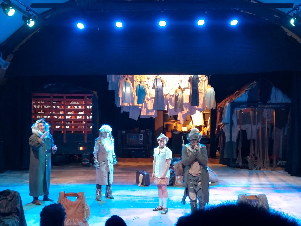 margothmf's tweet photo. Anoche repitiendo #HistoriaDeUnaOveja en la #SantaSede de @TeatroPetra con @JDWeasley.
Gracias a los espectaculares @marcevalenciar, @JulianRoman @juanitacetina, @yosoyderly, @FabioRubianoO.
Gracias mi querida @Marielarubiano y las deliciosas empanadas del vientre de la ballena. https://t.co/pQPDTfhkki