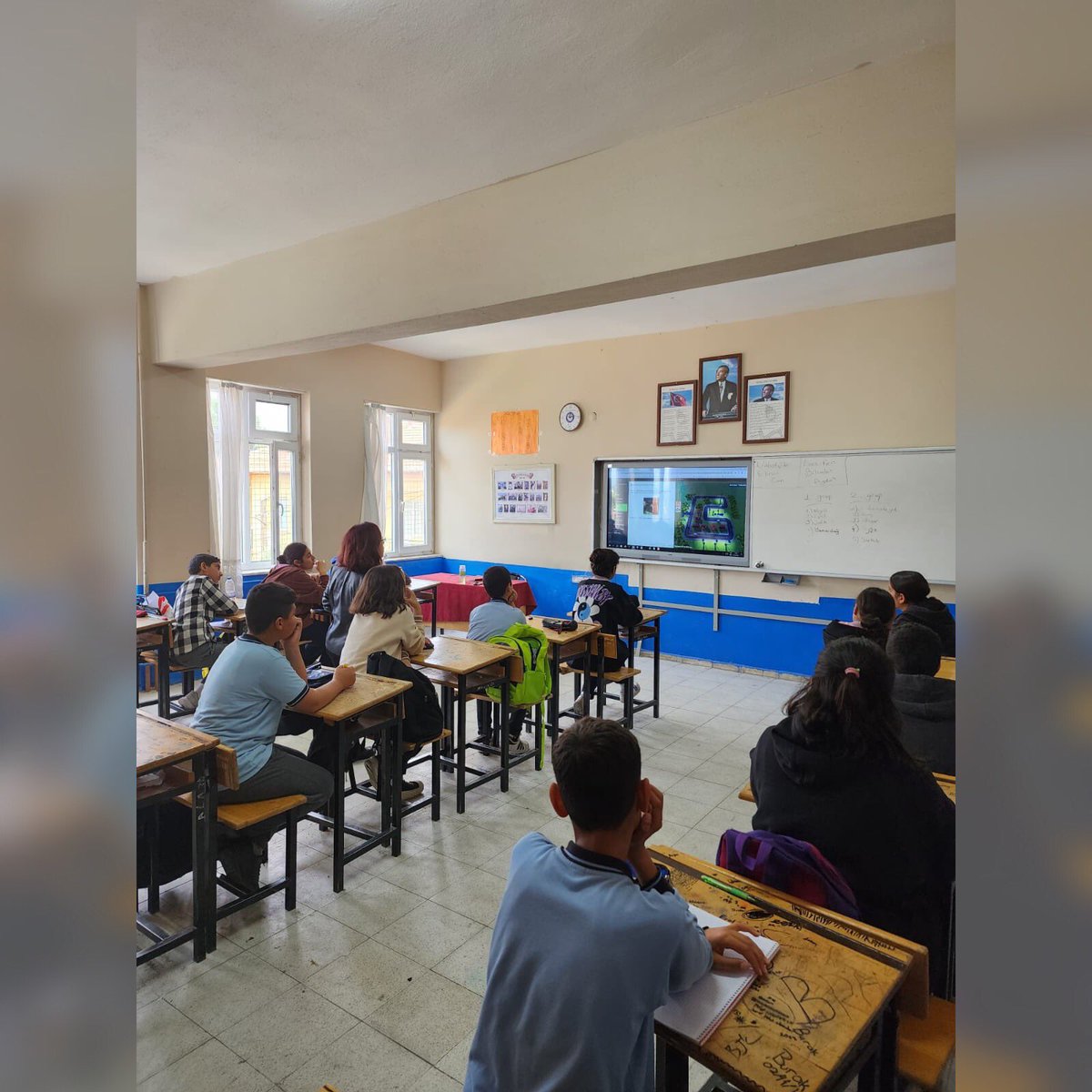 gumuscay45's tweet photo. 📌 STEAM Eğitiminin Yaygınlaştırılması amacıyla pilot uygulamasına başlanan #edusimsteam (Okullarda STEAM Eğitimin Teşvik Edilmesi) Projesinin  "Akıllı Şehir" simulasyonu Fen Bilimleri Öğretmeni @tasli_funda tarafından uygulanmıştır.@mdikici45 @gunes4545 @il_mem_45 @argemanisa https://t.co/j8WmCRZEmH