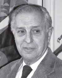 Ha mort el pediatre Joaquim Ramis, un referent pel seu compromís professional, amb la societat i amb el país. Metge excel·lent, molt estimat per companys i pacients, va ser reconegut amb la Insígnia d'Or de la Professió. Fem arribar el nostre condol a familiars i amics. EPD