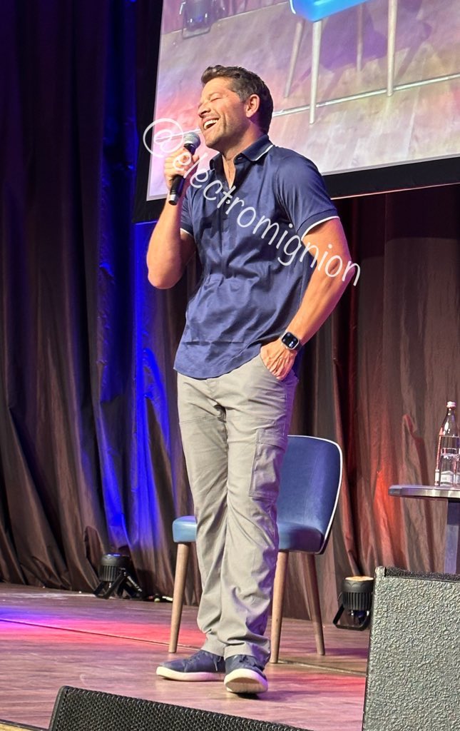 Electromignion's tweet photo. If y’all need a bunch of Misha Collins smiling pics from today 🤧🤧

#Purcon7 https://t.co/QL2YOo3b1l